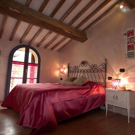 바르베리노 디 발 델사 La Casina Di Cioccolata B&B 외부 사진