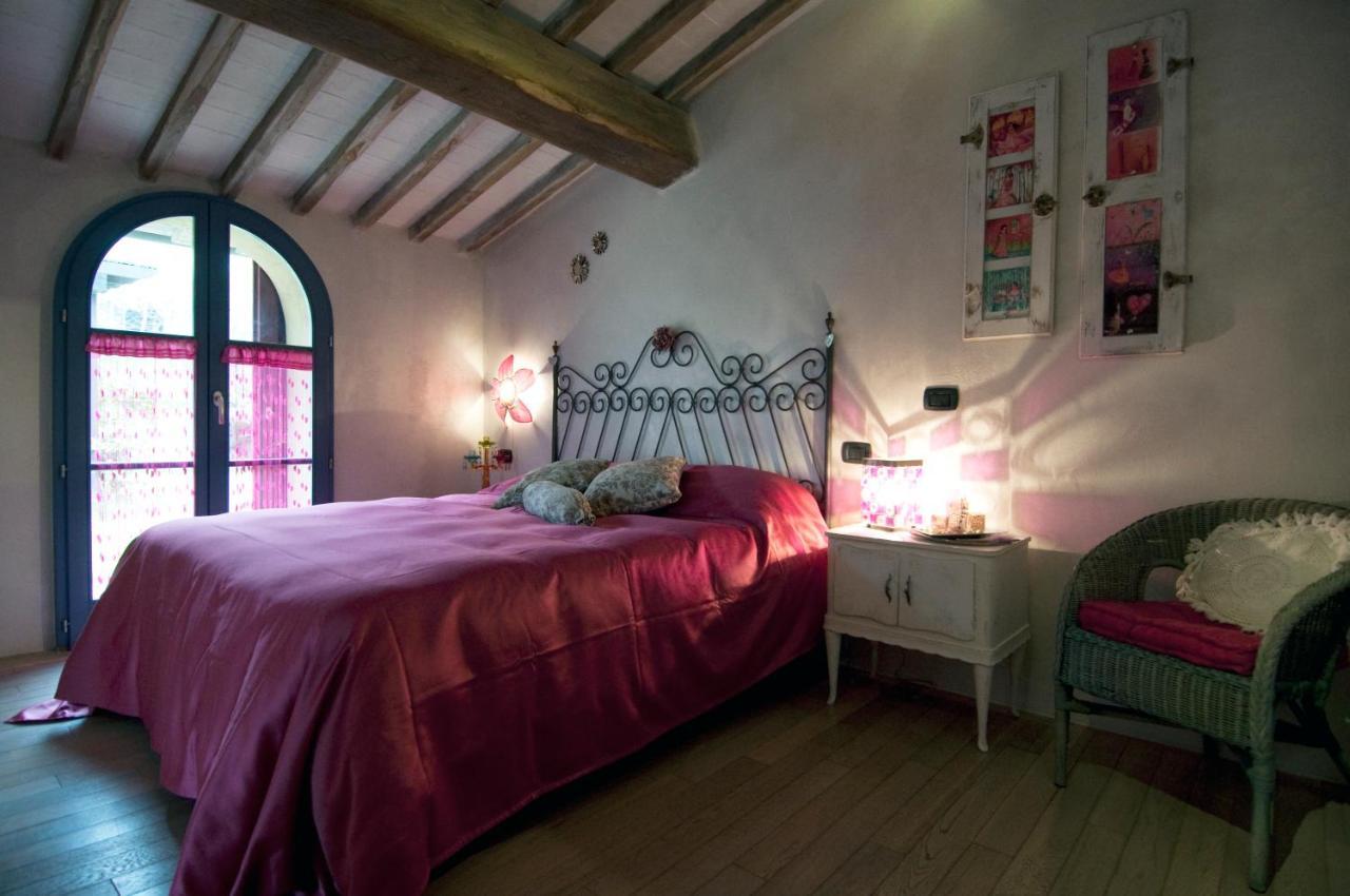 바르베리노 디 발 델사 La Casina Di Cioccolata B&B 외부 사진